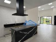 Casa com 4 dormitórios à venda, 275 m² por R$...