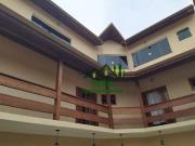 Casa com 4 dormitórios à venda, 275 m² por R$ 850.000,00...