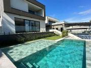 Casa com 4 dormitórios à venda, 276 m² por R$...