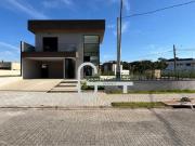 Casa com 4 dormitórios à venda, 282 m² por R$...
