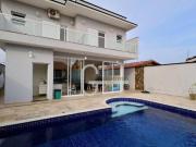 Casa com 4 dormitórios à venda, 286 m² por R$...