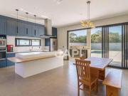 Casa com 4 dormitórios à venda, 293 m² por R$...