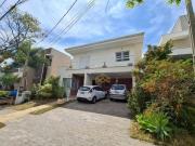 Casa com 4 dormitórios à venda, 295 m² por R$...
