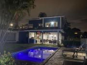 Casa com 4 dormitórios à venda, 297 m² por R$...