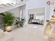 Casa com 4 dormitórios à venda, 297 m² por R$...