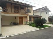 Casa com 4 dormitórios à venda, 300 m² por R$...