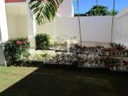 Casa com 4 dormitórios à venda, 300 m² por R$...