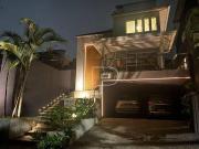 Casa com 4 dormitórios à venda, 300 m² por R$...