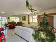 Casa com 4 dormitórios à venda, 300 m² por R$...