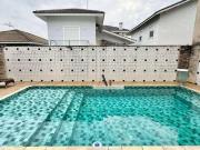 Casa com 4 dormitórios à venda, 300 m² por R$...