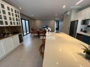 Casa com 4 dormitórios à venda, 300 m² por R$...