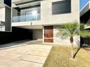 Casa com 4 dormitórios à venda, 300 m² por R$...