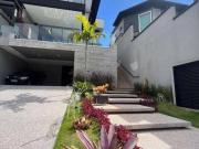 Casa com 4 dormitórios à venda, 301 m² por R$...
