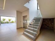 Casa com 4 dormitórios à venda, 302 m² por R$...