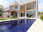 Casa com 4 dormitórios à venda, 308 m² por Granja Viana...