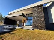 Casa com 4 dormitórios à venda, 310 m² por R$...