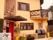 Casa com 4 dormitórios à venda, 317 m² por R$...