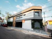 Casa com 4 dormitórios à venda, 318 m² por R$...