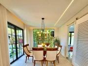 Casa com 4 dormitórios à venda, 318 m² por R$...