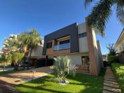 Casa com 4 dormitórios à venda, 320 m² por R$...