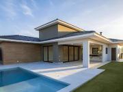 Casa com 4 dormitórios à venda, 325 m² por R$ 3.090.000...