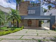 Casa com 4 dormitórios à venda, 329 m² por R$ 2.250.000...