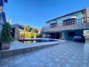 Casa com 4 dormitórios à venda, 330 m² por R$...