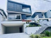 Casa com 4 dormitórios à venda, 330 m² por R$...