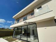 Casa com 4 dormitórios à venda, 331 m² por R$...