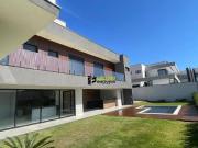 Casa com 4 dormitórios à venda, 340 m² por R$ 2.700.000...