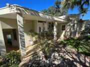 Casa com 4 dormitórios à venda, 341 m² por R$...