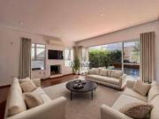 Casa com 4 dormitórios à venda, 345 m² por R$...