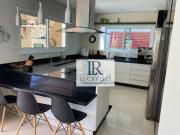 Casa com 4 dormitórios à venda, 350 m² por R$...