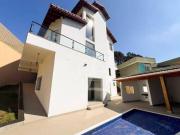 Casa com 4 dormitórios à venda, 350 m² por R$...