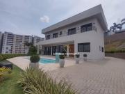 Casa com 4 Quartos à venda, 350 m² por R$ 4.950.000,00...