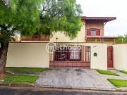 Casa com 4 dormitórios à venda, 352 m² por R$...