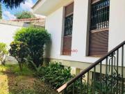 Casa com 4 dormitórios à venda, 360 m² por R$...