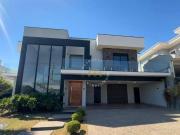 Casa com 4 dormitórios à venda, 360 m² por R$...