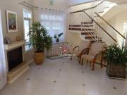 Casa com 4 dormitórios à venda, 364 m² por R$...