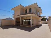 Casa com 4 dormitórios à venda, 365 m² por R$...