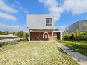 Casa com 4 dormitórios à venda, 370 m² por R$...