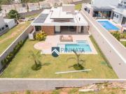 Casa com 4 dormitórios à venda, 372 m² por R$...