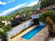 Casa com 4 dormitórios à venda, 376 m² por R$...