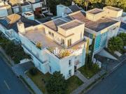 Casa com 4 dormitórios à venda, 376 m² por R$...