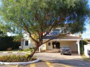 Casa com 4 dormitórios à venda, 381 m² por R$...