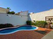 Casa com 4 dormitórios à venda, 383 m² por R$ 1.900.000...