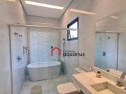 Casa com 4 dormitórios à venda, 386 m² por R$...