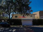 # Casa com 4 dormitórios à venda, 388 m² por R$...