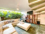 Casa com 4 dormitórios à venda, 390 m² por R$...