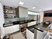 Casa com 4 dormitórios à venda, 390 m² por R$...